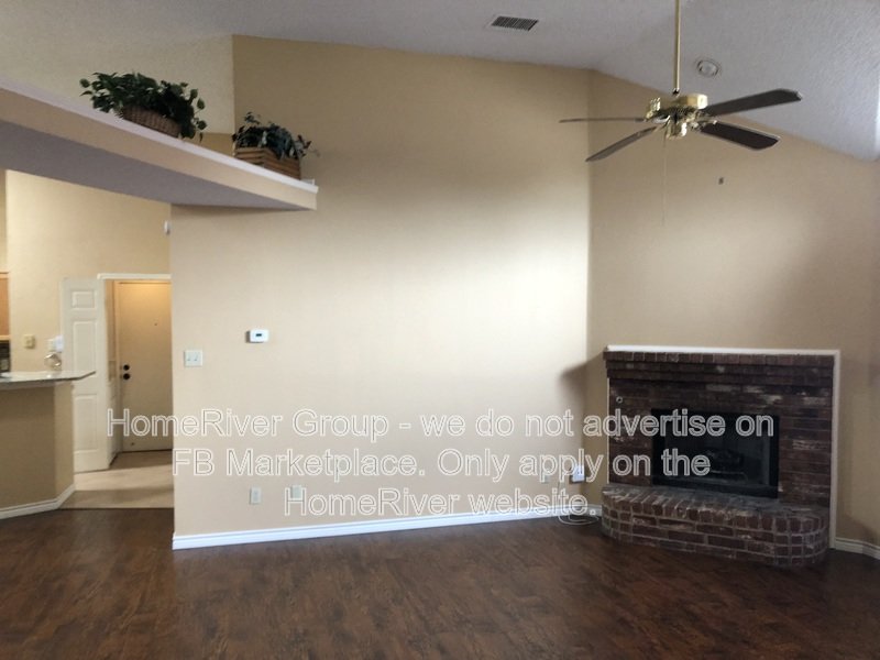 3 BR Home | New washer, Dryer, and Refrigerator | Fireplace property image