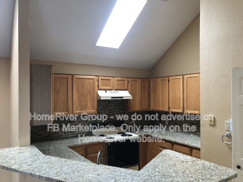 3 BR Home | New washer, Dryer, and Refrigerator | Fireplace property image