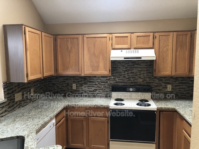 3 BR Home | New washer, Dryer, and Refrigerator | Fireplace property image