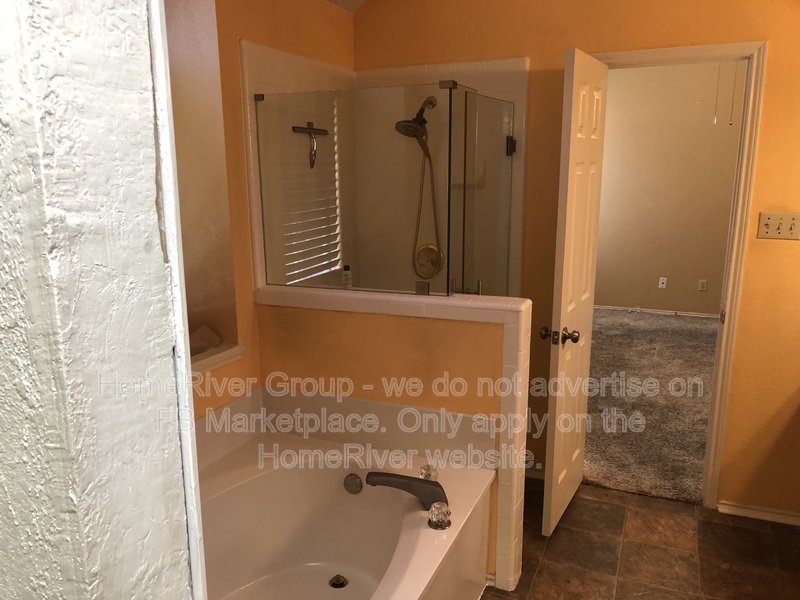 3 BR Home | New washer, Dryer, and Refrigerator | Fireplace property image