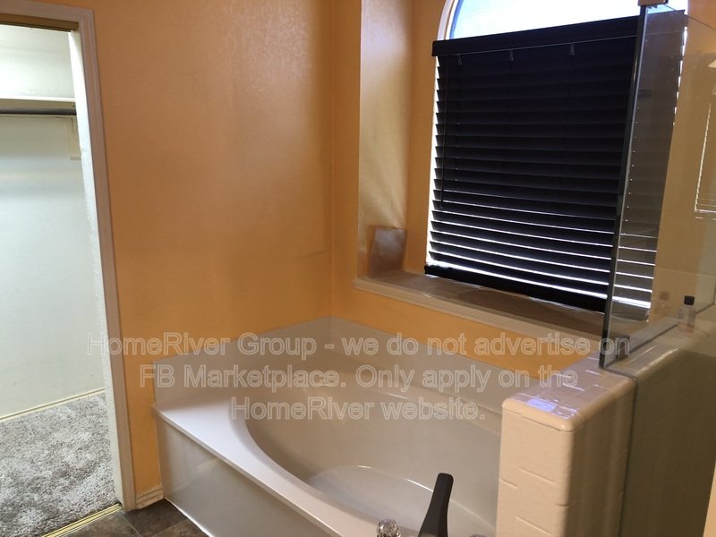 3 BR Home | New washer, Dryer, and Refrigerator | Fireplace property image