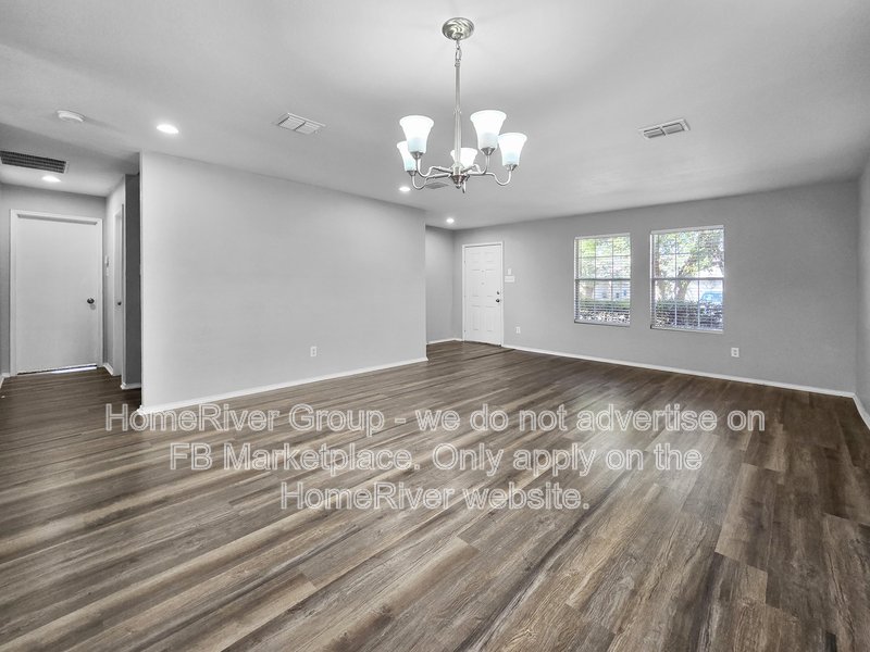 Available Now! Amazing 5 beds and 2.5 baths home! property image