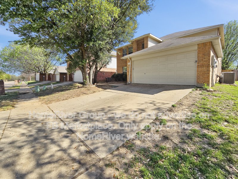 Available Now! Amazing 5 beds and 2.5 baths home! property image