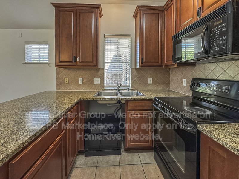 Move-in Ready! Charming 2-Bed | FRIDGE | Washer a Dryer property image