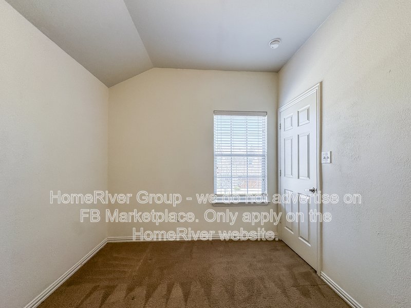 Move-in Ready! Charming 2-Bed | FRIDGE | Washer a Dryer property image