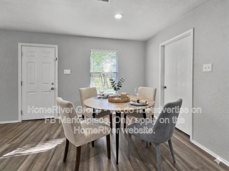 Available Now! Amazing 5 beds and 2.5 baths home! property image