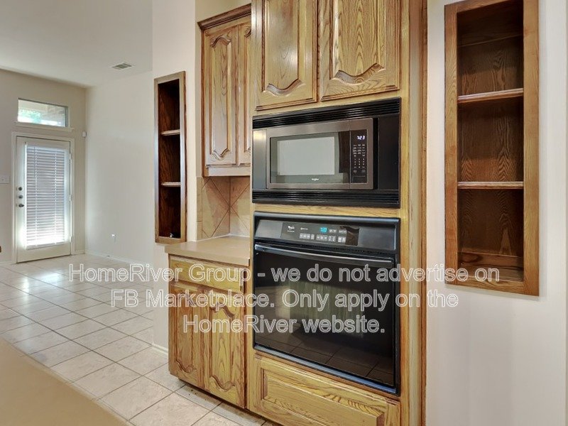 Fabulous 4BR | Community Pool | Garage. property image