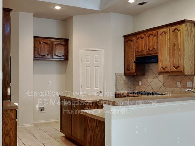 Fabulous 4BR | Community Pool | Garage. property image