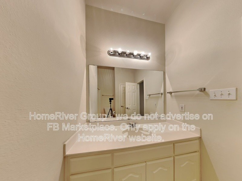 Fabulous 4BR | Community Pool | Garage. property image