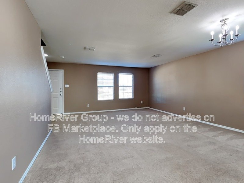 Super spacious 4 bedroom in Woodland Creek. property image