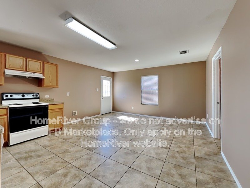 Super spacious 4 bedroom in Woodland Creek. property image
