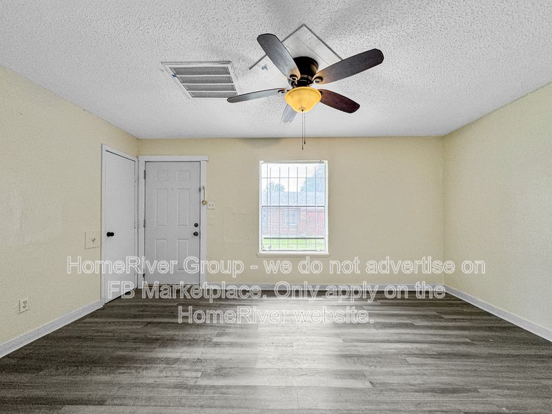 Cozy 2BR Duplex | FRIDGE | No Carpet. property image