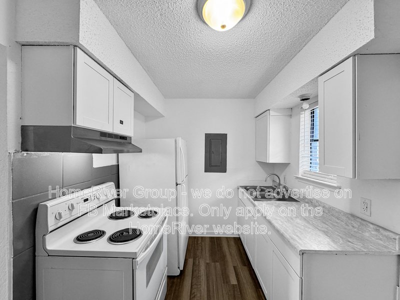 Cozy 2BR Duplex | FRIDGE | No Carpet. property image