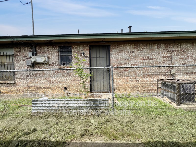 Cozy 2BR Duplex | FRIDGE | No Carpet. property image