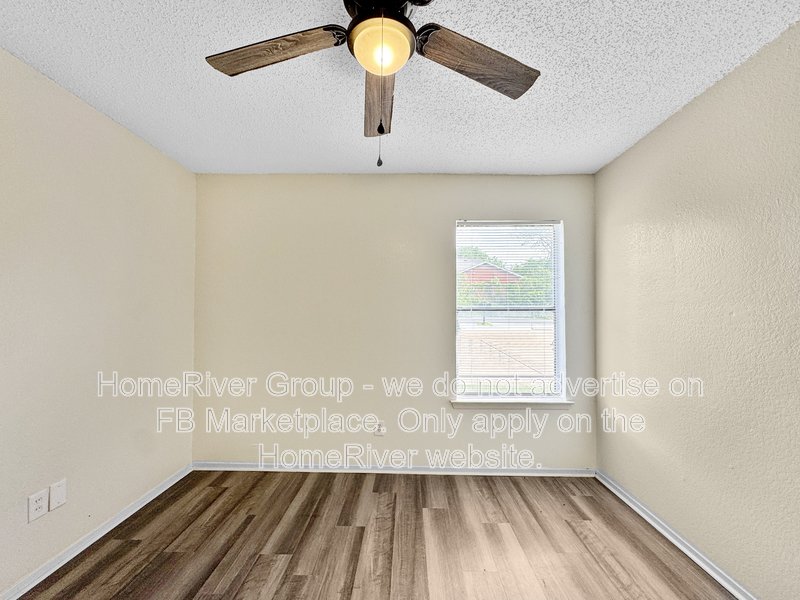 Cozy 2BR Duplex | FRIDGE | No Carpet. property image