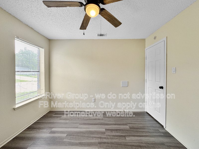 Cozy 2BR Duplex | FRIDGE | No Carpet. property image