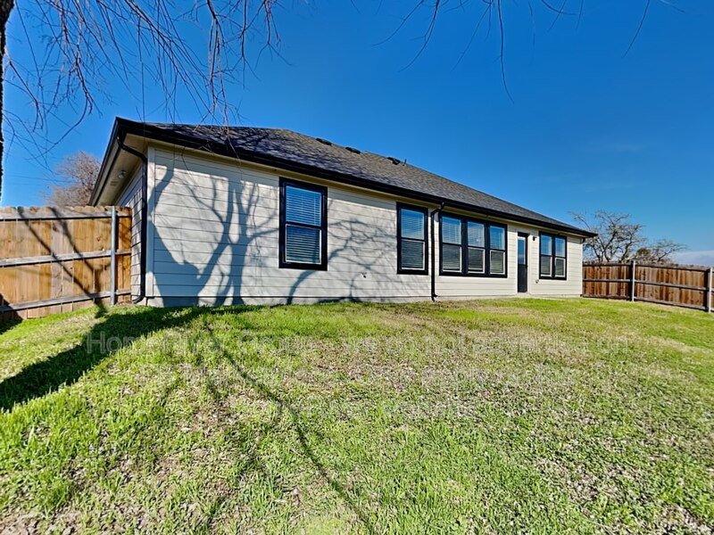 4 BR Home | Corner Lot | Granite Counters | Fenced Yard | property image