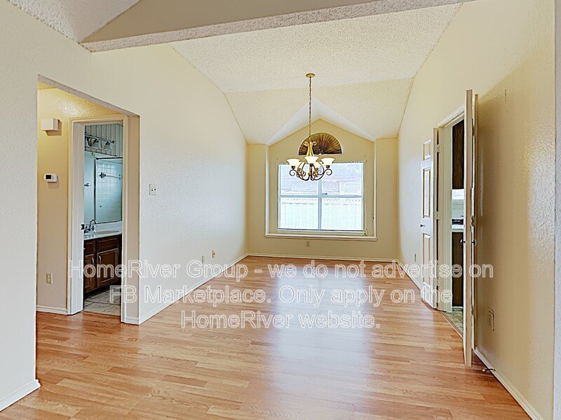 Spacious Single-Story Cedar Hill Home | Modern LVP | Garden Tub property image