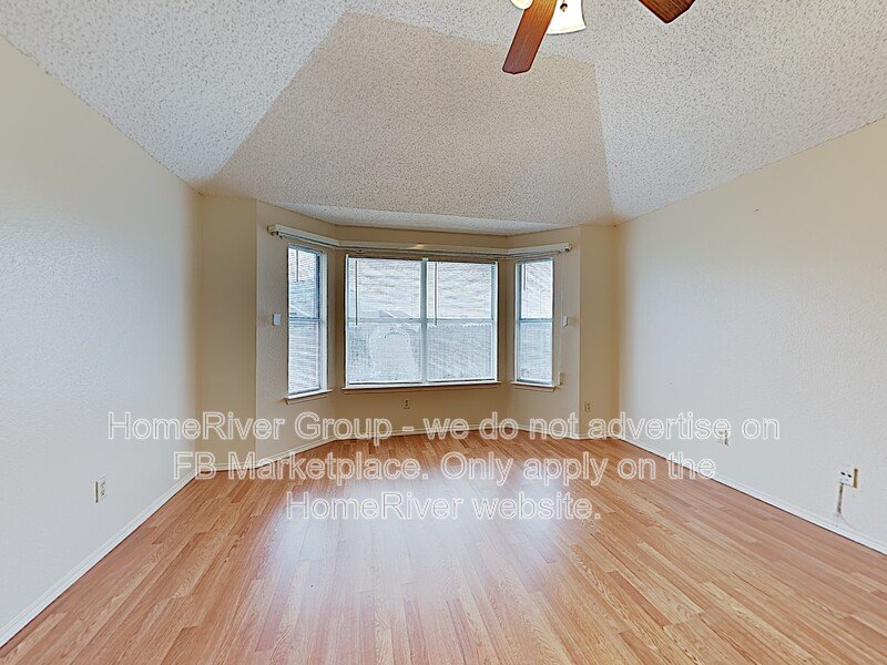 Spacious Single-Story Cedar Hill Home | Modern LVP | Garden Tub property image