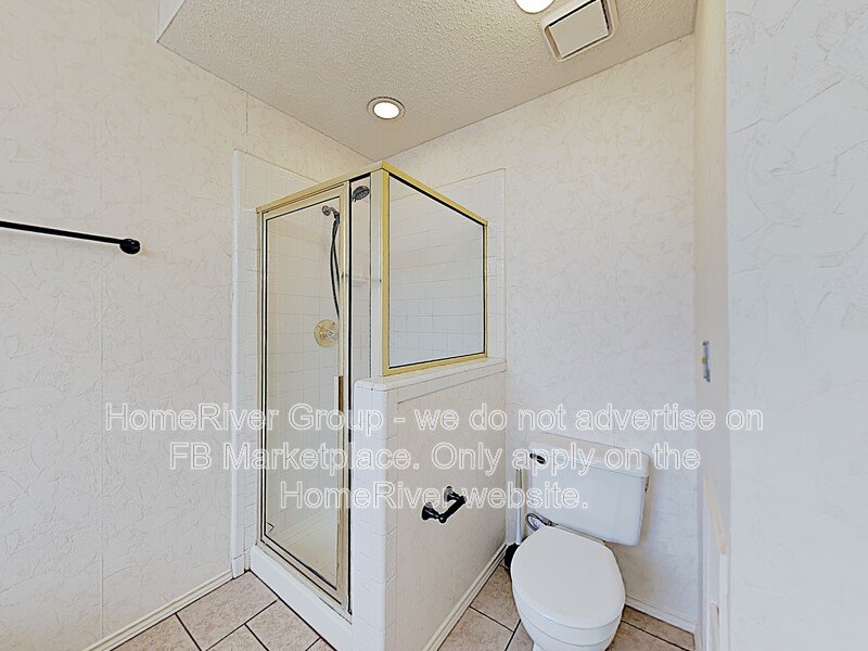 Spacious Single-Story Cedar Hill Home | Modern LVP | Garden Tub property image