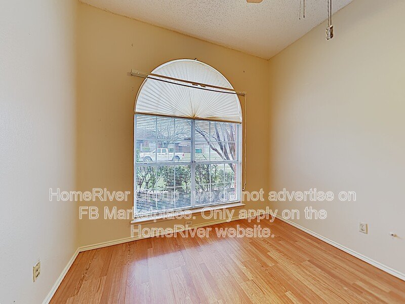 Spacious Single-Story Cedar Hill Home | Modern LVP | Garden Tub property image