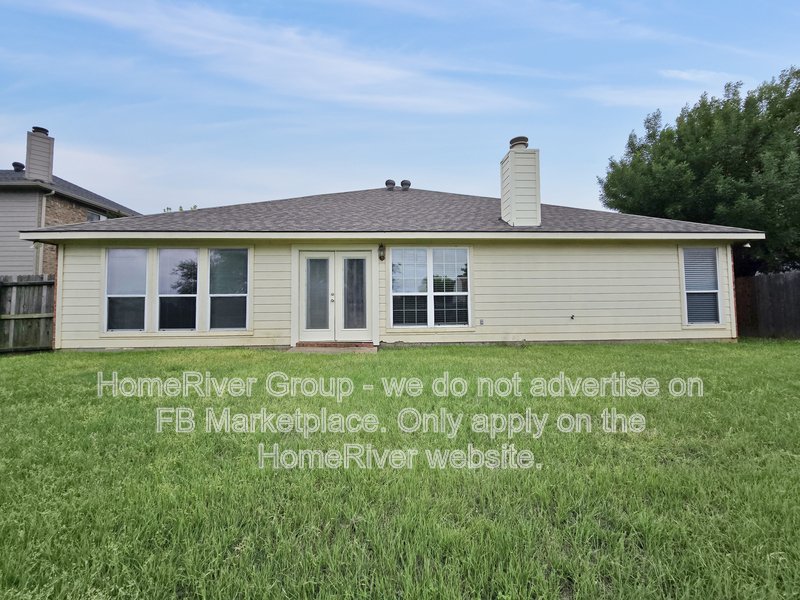 3 BR Home | Attached Garage | Gas Fireplace | Fenced Yard property image