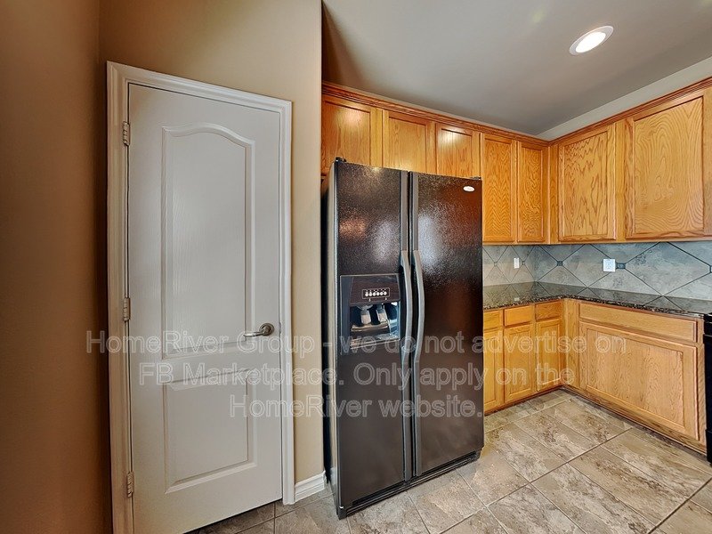 Modern Luxury Townhome in Frisco?s Coveted Bella Casa ? Gated & Low-Ma property image