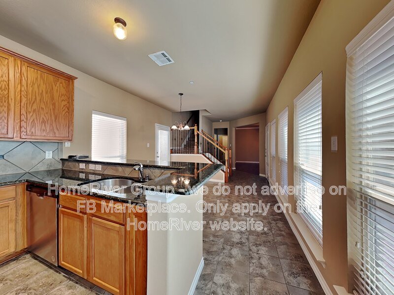 Modern Luxury Townhome in Frisco?s Coveted Bella Casa ? Gated & Low-Ma property image