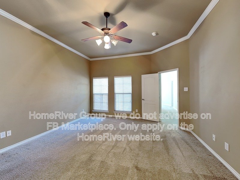 Modern Luxury Townhome in Frisco?s Coveted Bella Casa ? Gated & Low-Ma property image