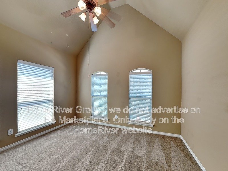 Modern Luxury Townhome in Frisco?s Coveted Bella Casa ? Gated & Low-Ma property image