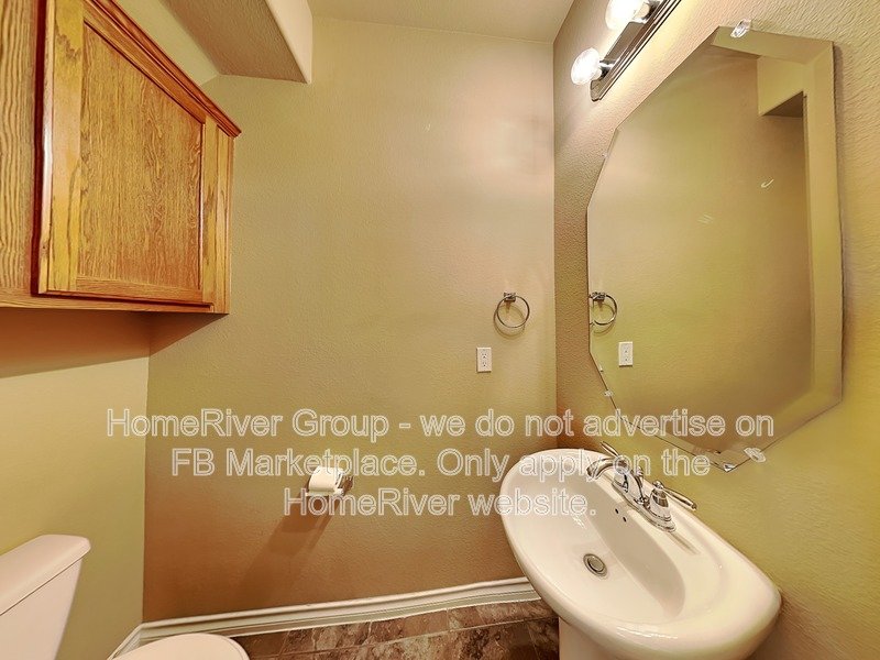 Modern Luxury Townhome in Frisco?s Coveted Bella Casa ? Gated & Low-Ma property image