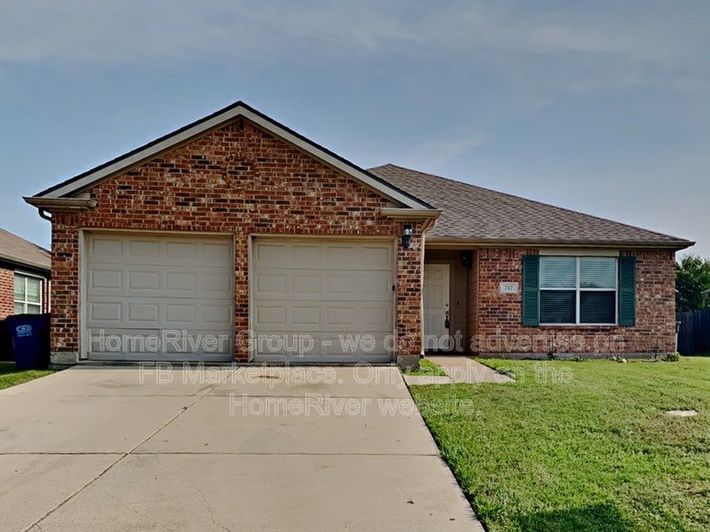 Spacious 4-Bed Glenn Heights Home with Garden Tub & Sprinkler System property image