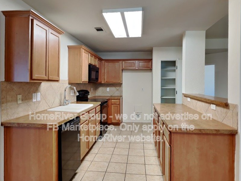Spacious 4-Bed Glenn Heights Home with Garden Tub & Sprinkler System property image
