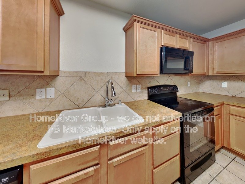 Spacious 4-Bed Glenn Heights Home with Garden Tub & Sprinkler System property image