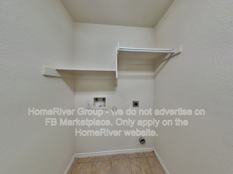 Spacious 4-Bed Glenn Heights Home with Garden Tub & Sprinkler System property image