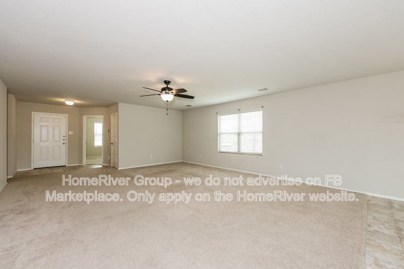 Charming 3/2 with Open Floor Plan | Huge Covered Patio | Pet Friendly property image