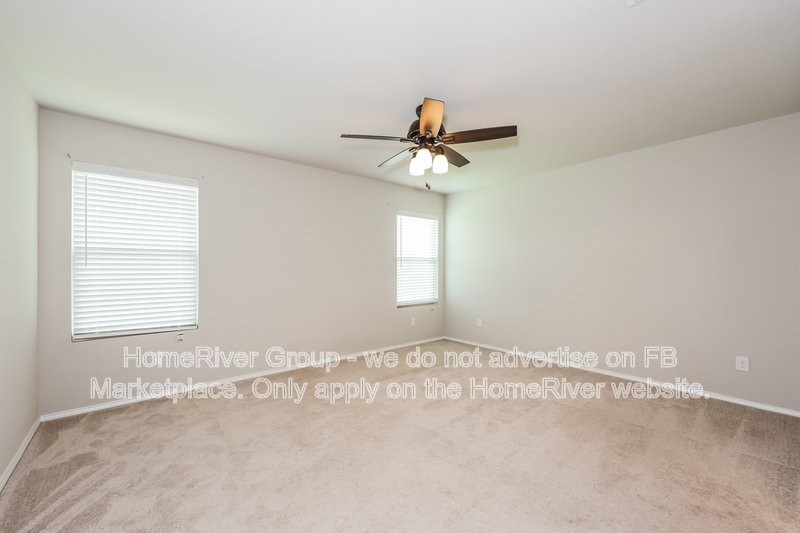 Charming 3/2 with Open Floor Plan | Huge Covered Patio | Pet Friendly property image