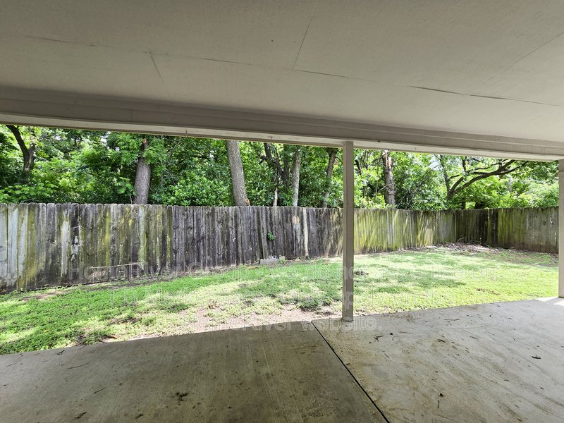 Pet Friendly!| Fenced Yard | Fridge Included property image