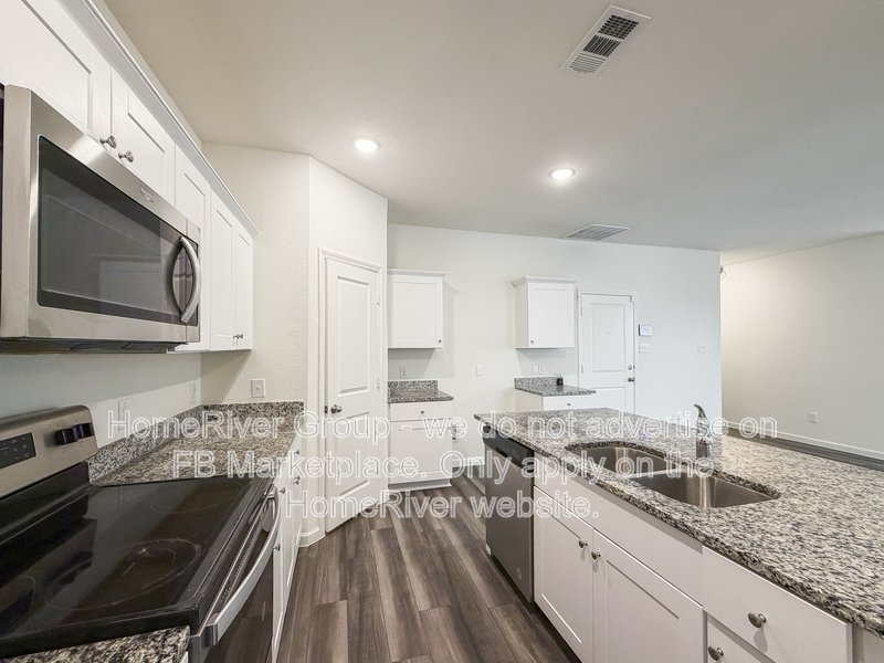 5 BR Home | Pet Friendly | Fenced Yard | Community Pool property image