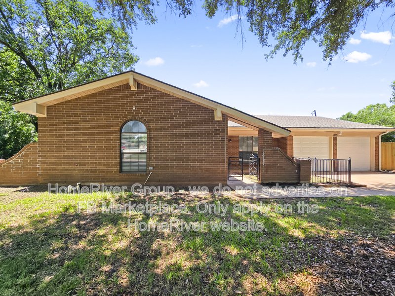 Pet Friendly | Fenced Yard | Fridge Included property image