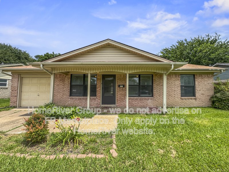 Updated 3BR/2BA Home | Fenced Yard | Modern Vinyl Plank Flooring property image