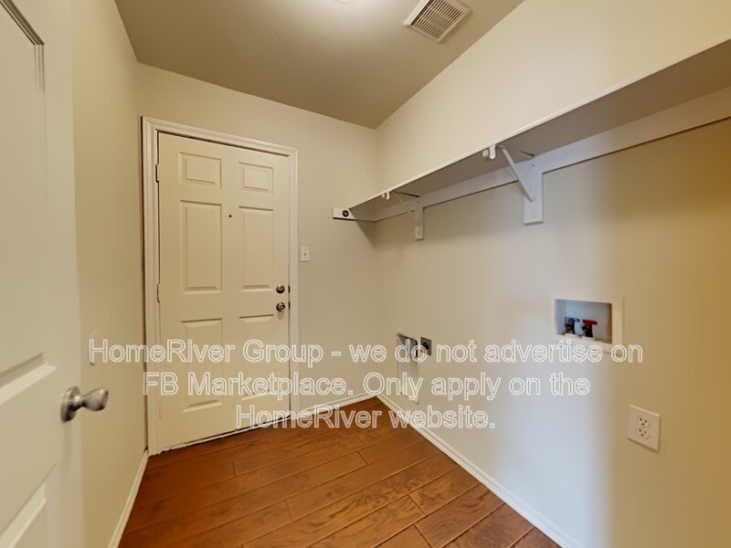 Built-in Oven | Washer, Dryer, Fridge | Pet-Friendly. property image
