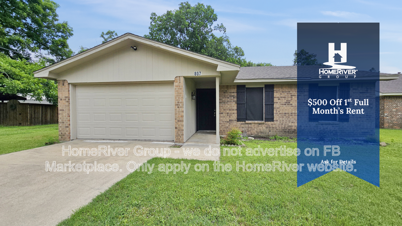 Pet Friendly!| Fenced Yard | Fridge Included property image