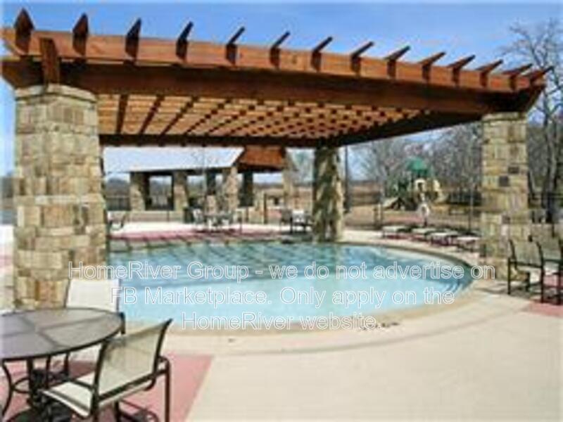 4 BR Home | Lantana Golf Course | Fireplace property image