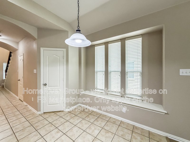 4 BR Home | Lantana Golf Course | Fireplace property image