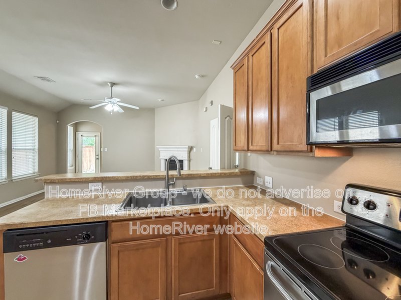 4 BR Home | Lantana Golf Course | Fireplace property image