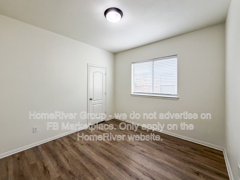 4 BR Home | Lantana Golf Course | Fireplace property image