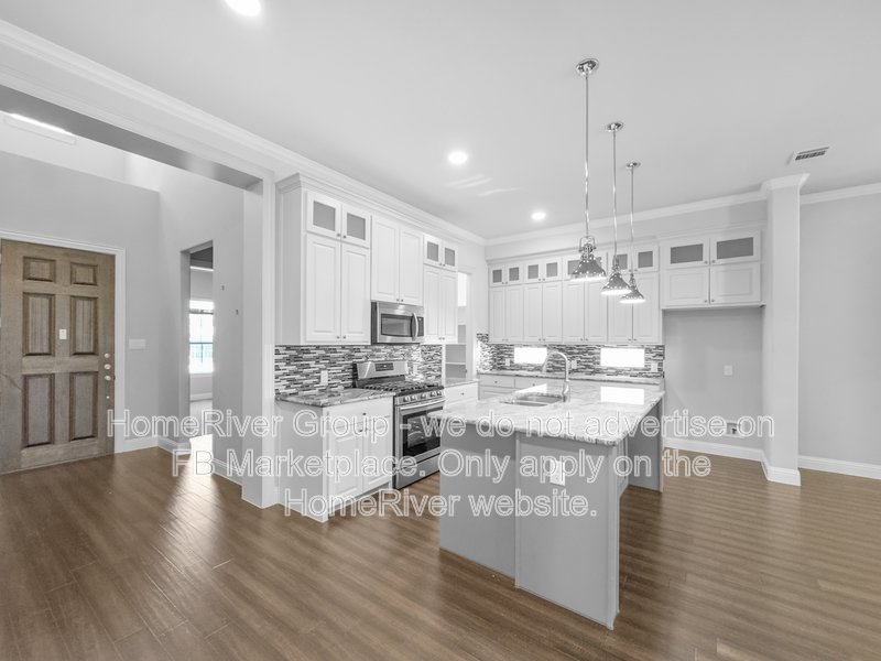 3 BR Home | Quartz Countertops | Gas Burners | Fenced Yard property image
