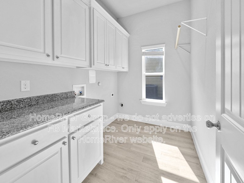 3 BR Home | Quartz Countertops | Gas Burners | Fenced Yard property image