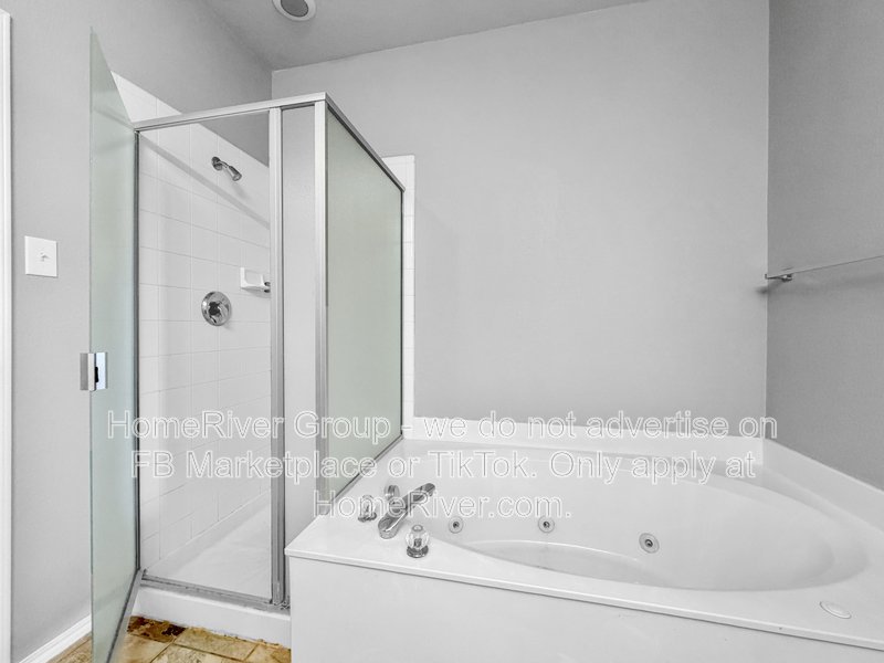 Frisco ISD - Corner Lot with Large Backyard, Jacuzzi tub property image